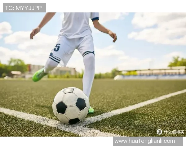 足球白袜的魅力与风格探索如何成为球场上的时尚先锋 足球白袜的魅力与风格探索如何成为球场上的时尚先锋